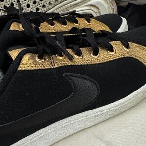 NIKE Court Royale Sneakers! 🖤🤩